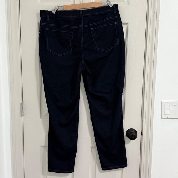 Women's Black Jeans - Picture 2 of 12